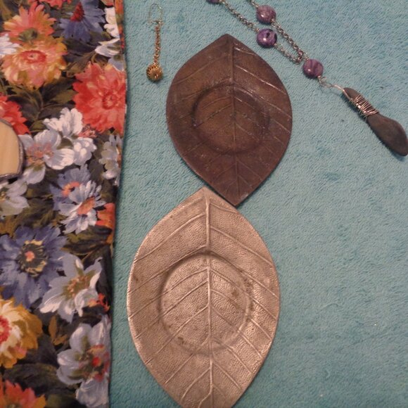 RETRO COUNTRY STYLE MUSHROOMS BEADS HANG NECKLACE CASE STENCILS FISH LEAVES LOY - Picture 7 of 13